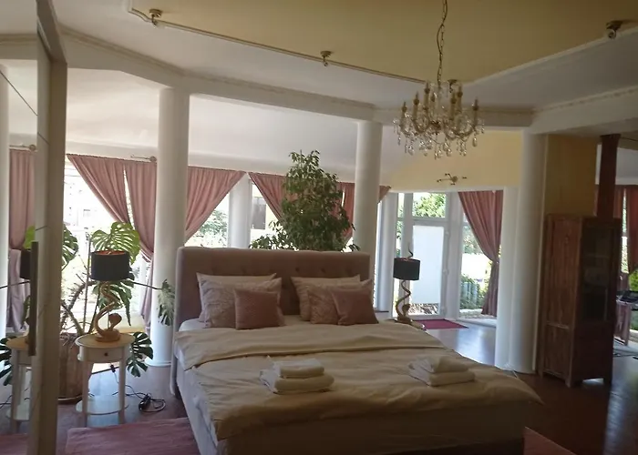 Deluxe King Suite